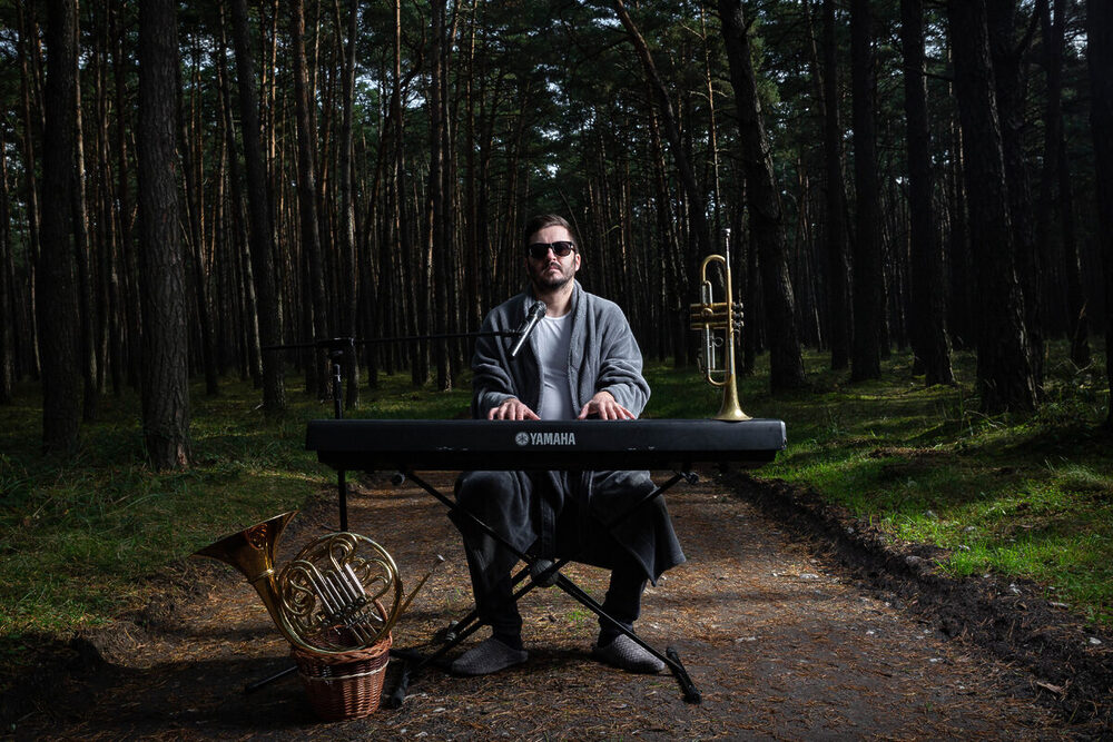 Do hudobného sveta prichádza prvý samostatný album Martina Krížika s názvom Len tak si spievam