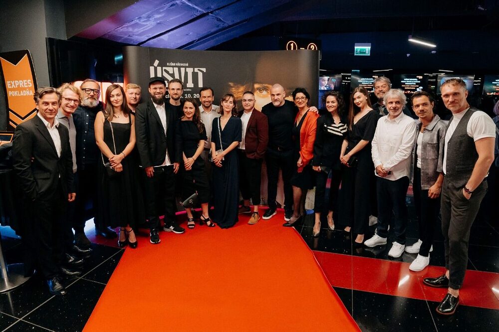 Nadšené reakcie zo slávnostnej premiéry. Film Úsvit si prišli pozrieť mnohé známe osobnosti 