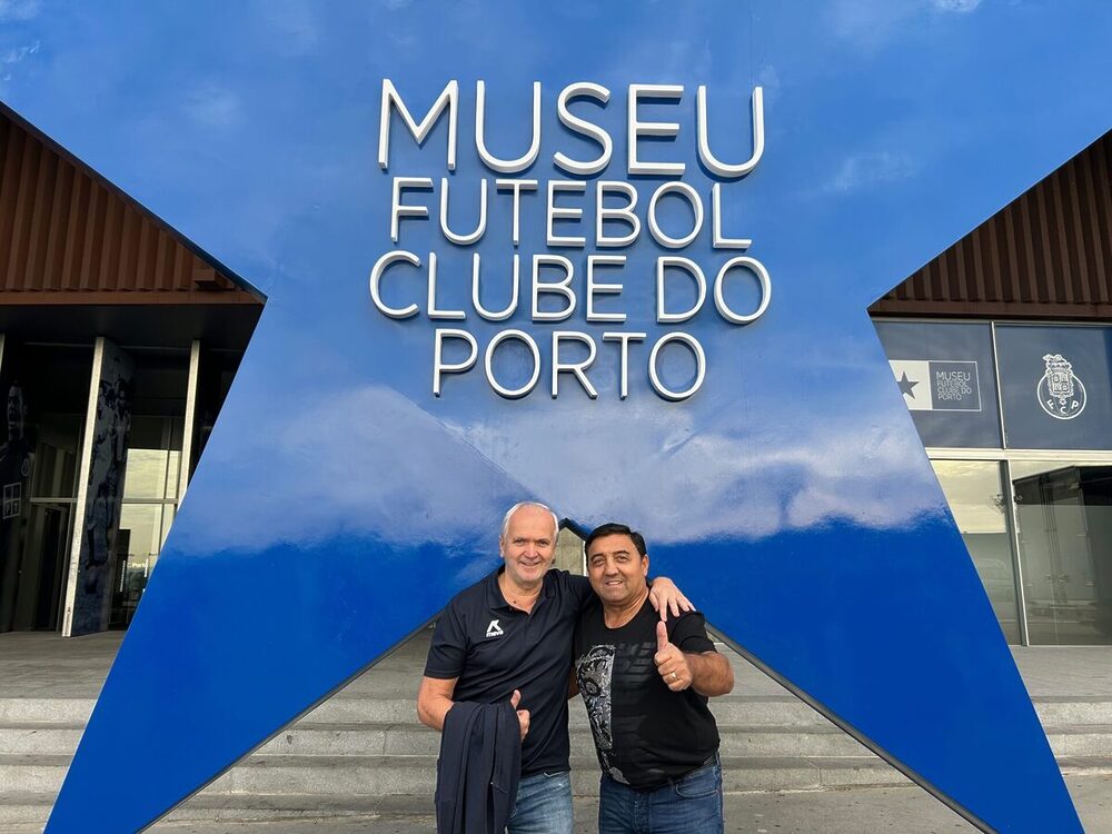 KMEŤO ZABÁVAL KLIENTOV FUTBALTOURU