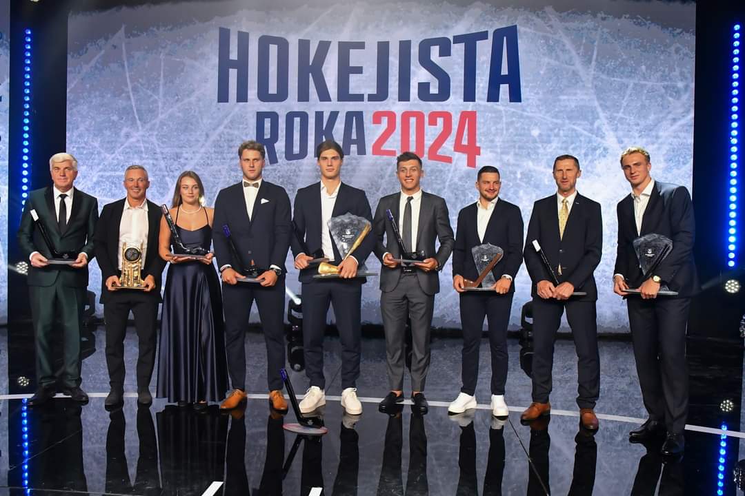 Slafkovský troma cenami ovládol Hokejistu roka 2024, Sieň slávy sa rozrástla o Višňovského