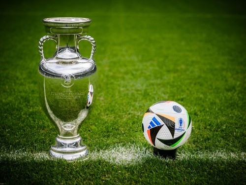 UEFA znižuje ceny vstupeniek pre hosťujúcich fanúšikov: Zápasy Ligy majstrov sprístupnené širšiemu publiku