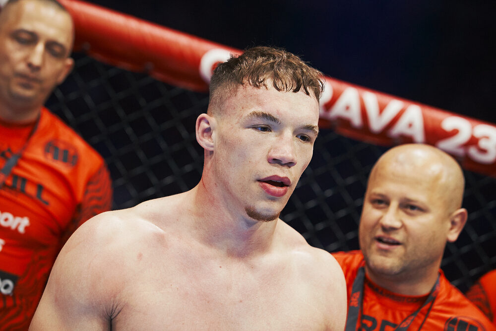 Vo svojej MMA premiére takmer omdlel: Fapšo ide po necelom mesiaci opäť do boja