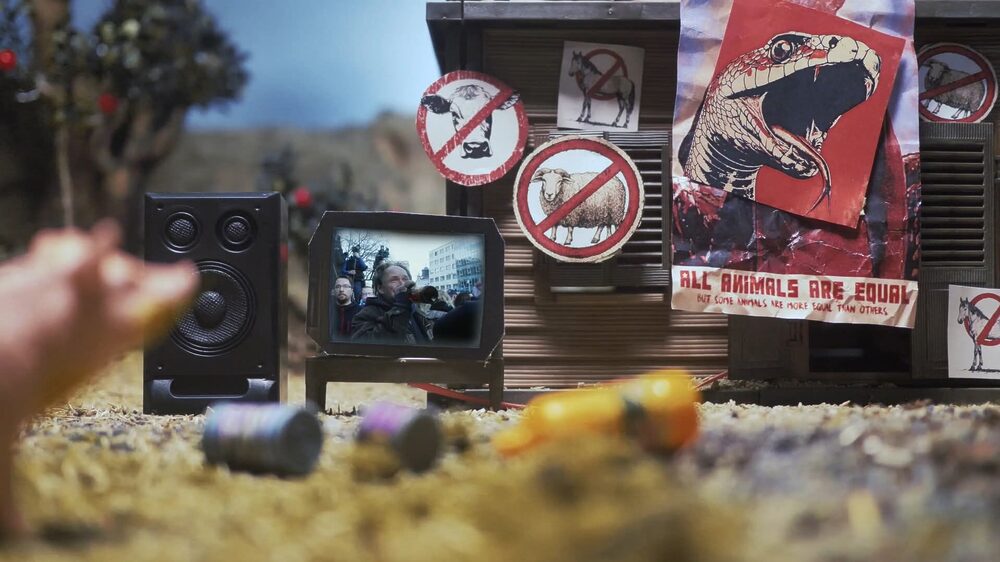 Skupina Billy Barman uzatvára svoj najúspešnejší rok Hadom. Skladbou, ktorá umeleckou formou zrkadlí zmes udalostí a náladu v našej krajine