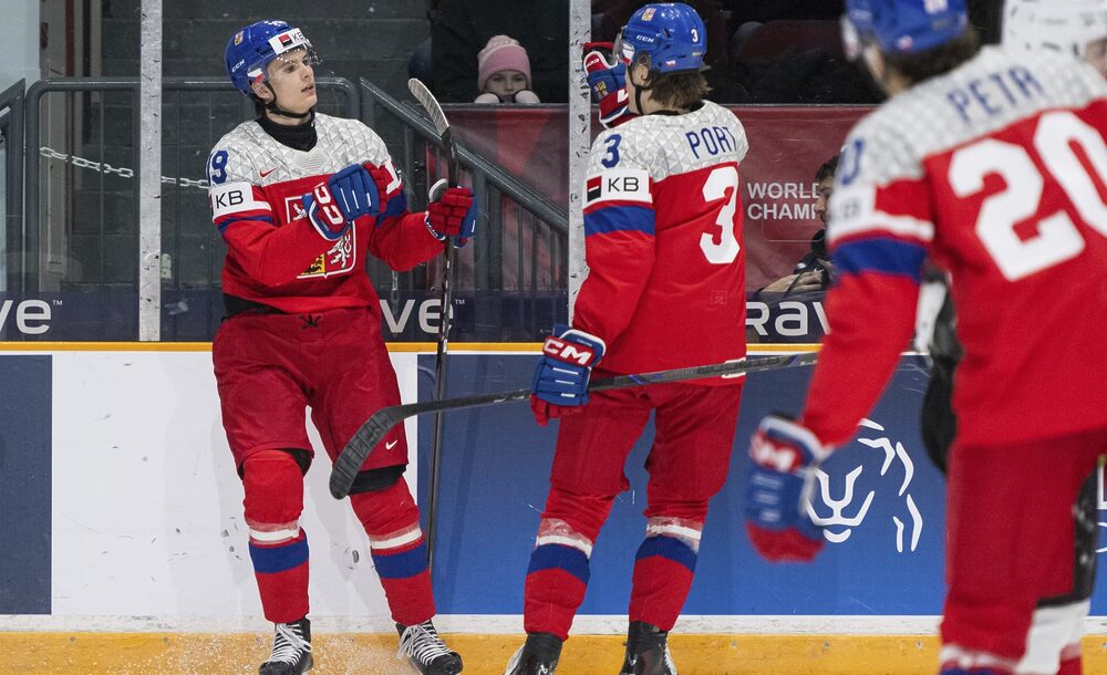 Českí hokejisti prehrali s USA, zabojujú o bronz proti Švédsku