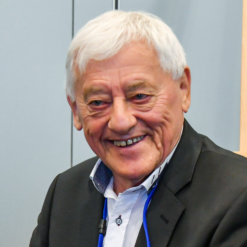 Jozef Golonka oslavuje významné jubileum: Hokejová legenda, ktorá zanechala nezmazateľnú stopu