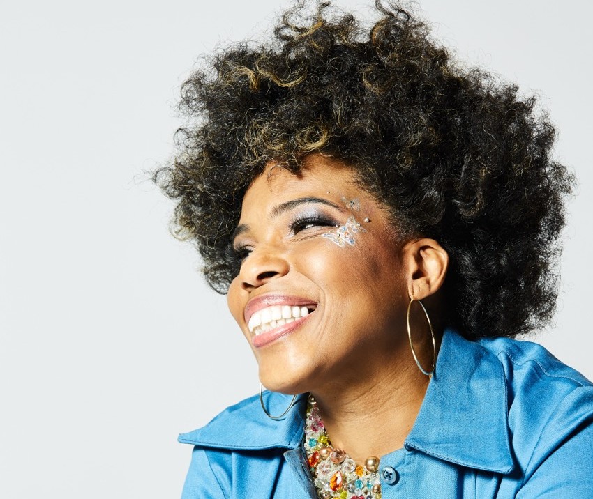 Soulová a R&B hviezda Macy Gray sa po rokoch vracia do Bratislavy Macy Gray – On How Life Is 25th Anniversary Tour