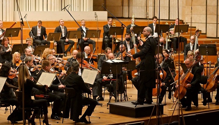 STVR – TI Fašiangový koncert Symfonického orchestra Slovenského rozhlasu v znamení hudby Straussovcov