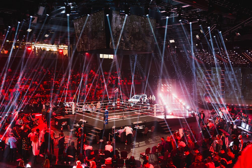 Hell Boxing Kings ukázal prstom na Česko: Do Prahy mieri medzinárodná boxerská celebrity šou !