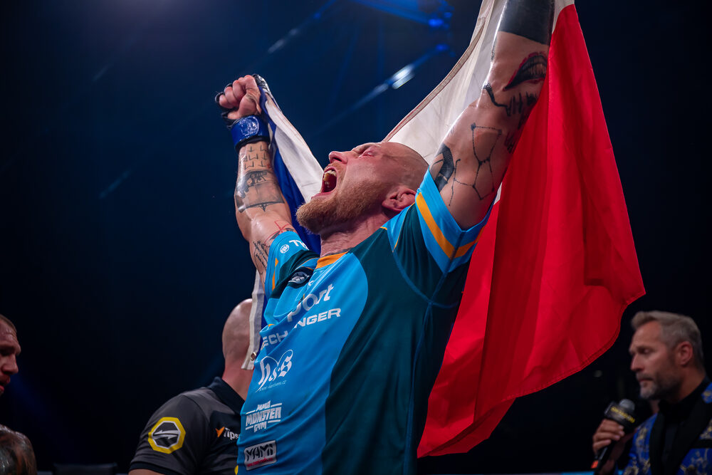 Dominancia českých bojovníkov v Karlových Varoch. Zo Slovákov postúpil len Čepo