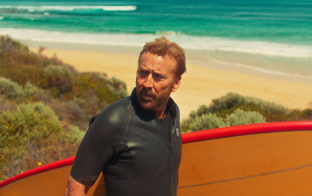 Ak Cage, tak naplno! Nicolas Cage sa vracia do kín v príbehu plnom šialenstva – Surfer (TRAILER)