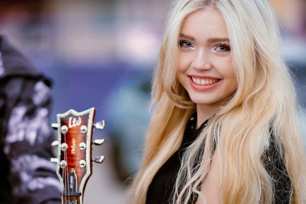 Mladá slovenská speváčka Melissa Mandy predstavuje nový singel „Alien Minds“ | Showbiznis