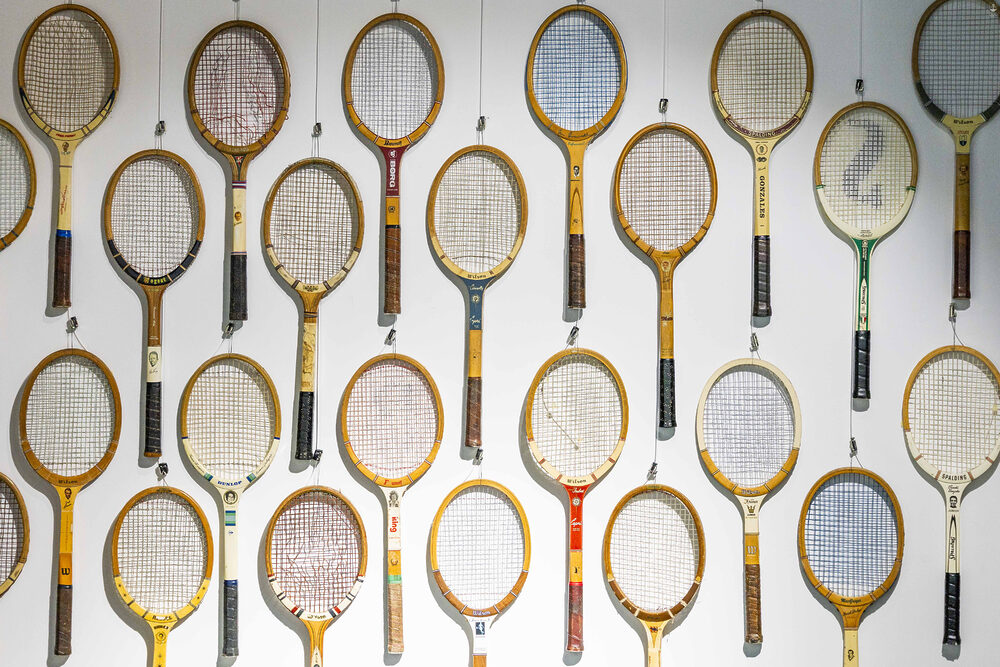 Unikátna zbierka tenisových rakiet v Slovenskom olympijskom a športovom múzeu